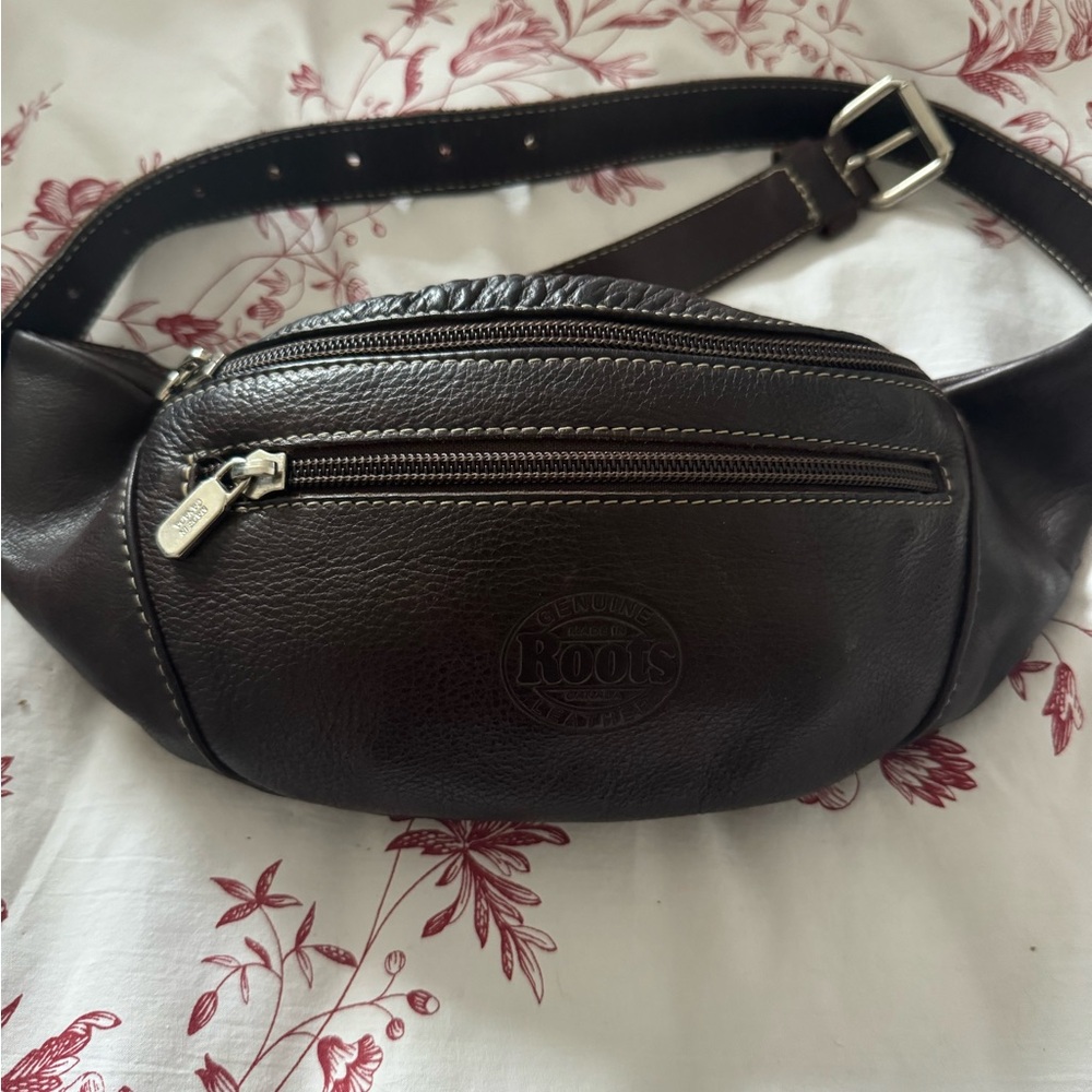 Roots belt bag